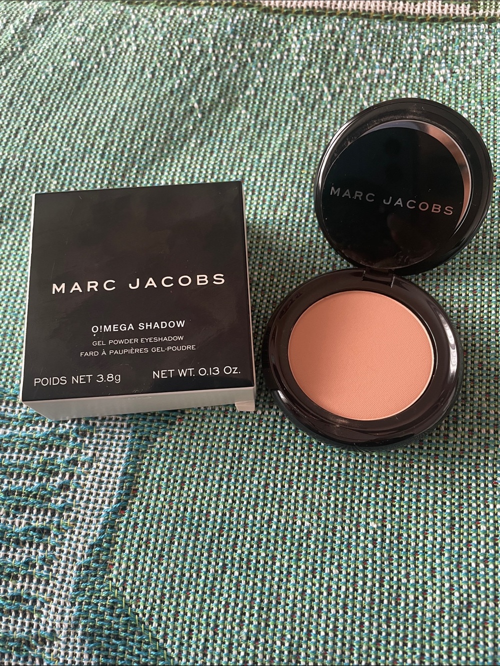 BNIB - Marc Jacobs Peach Gel-Powder Eyeshadow - The Big O!